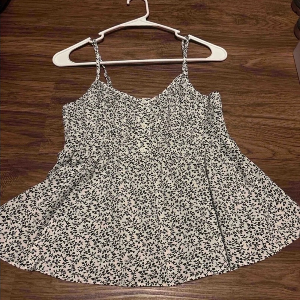 Black/white ditsy floral print camisole size L